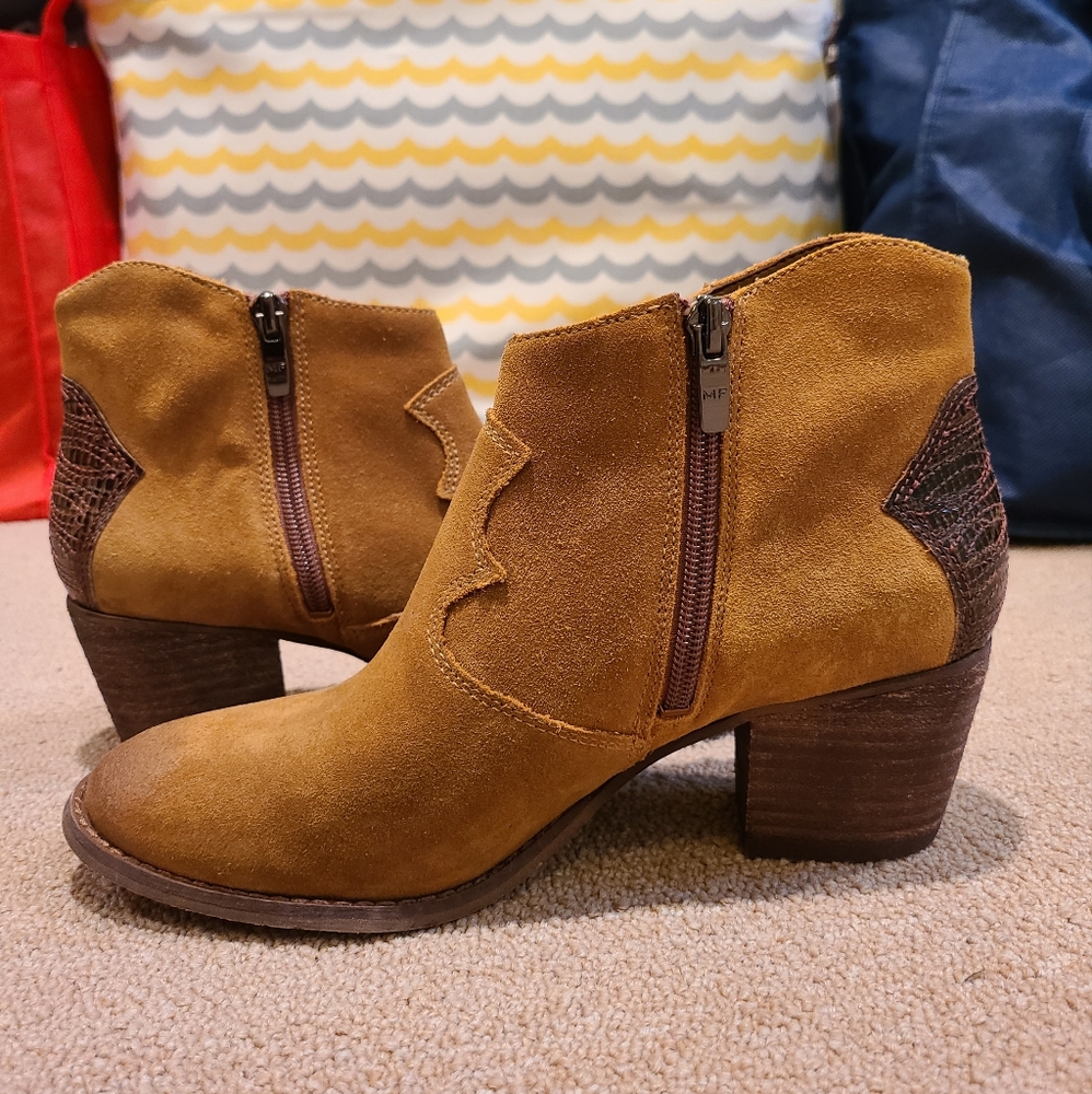 Marc Fisher Stefani Western Tan Suede Leather Ankle Boots sz 7.5